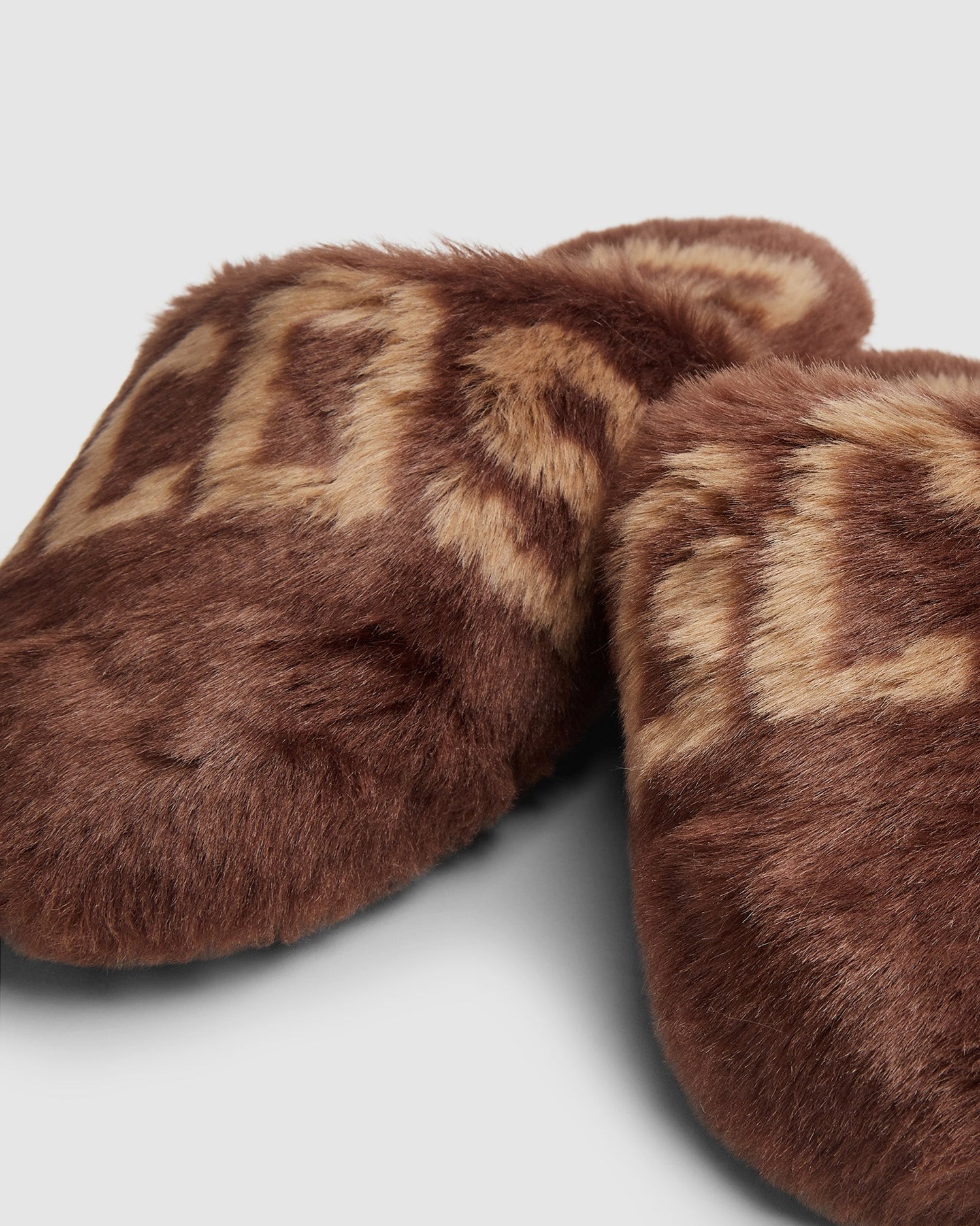 Chaussons GCDS Faux Fur Slippers Homme Marron | 052683-UFB