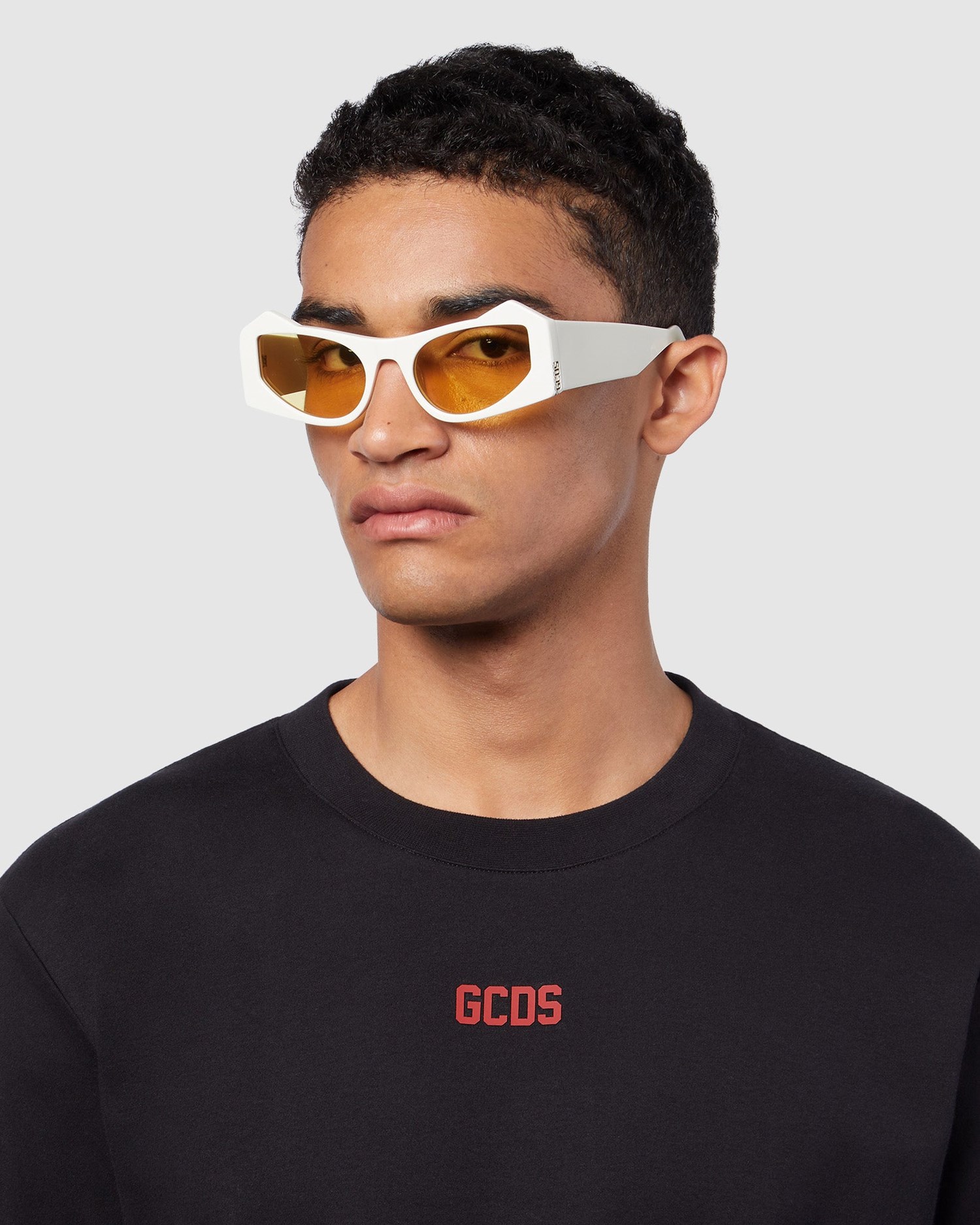 Lunettes de Soleil GCDS Gd0022 Cat-eye Sunglasses Femme Beige | 854069-SRM
